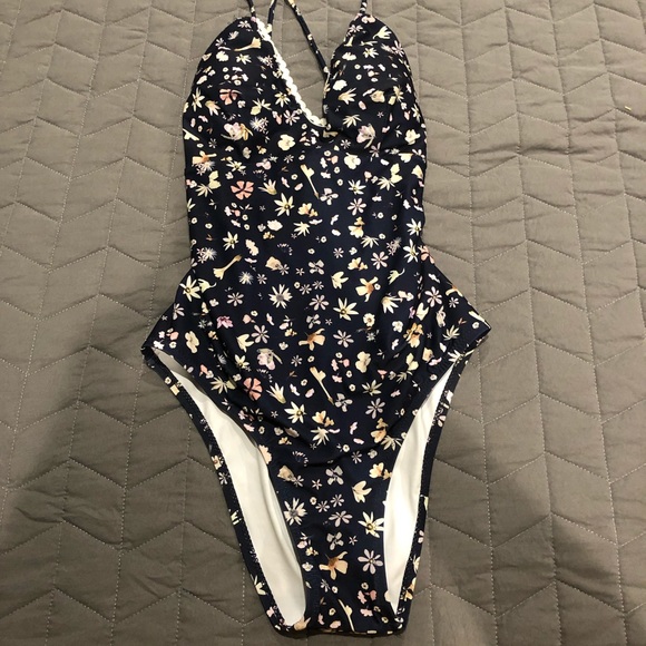 One piece  swim suit - Picture 1 of 2